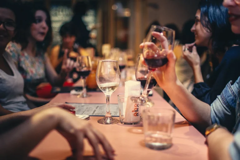 El poder de las reseñas en los restaurantes y hoteles y cómo gestionarlas - MasLeads Digital