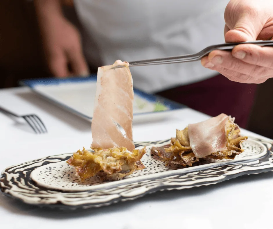 Google Ads para restaurantes - ejemplo de extensiones de anuncio en campaña de búsqueda local para hostelería