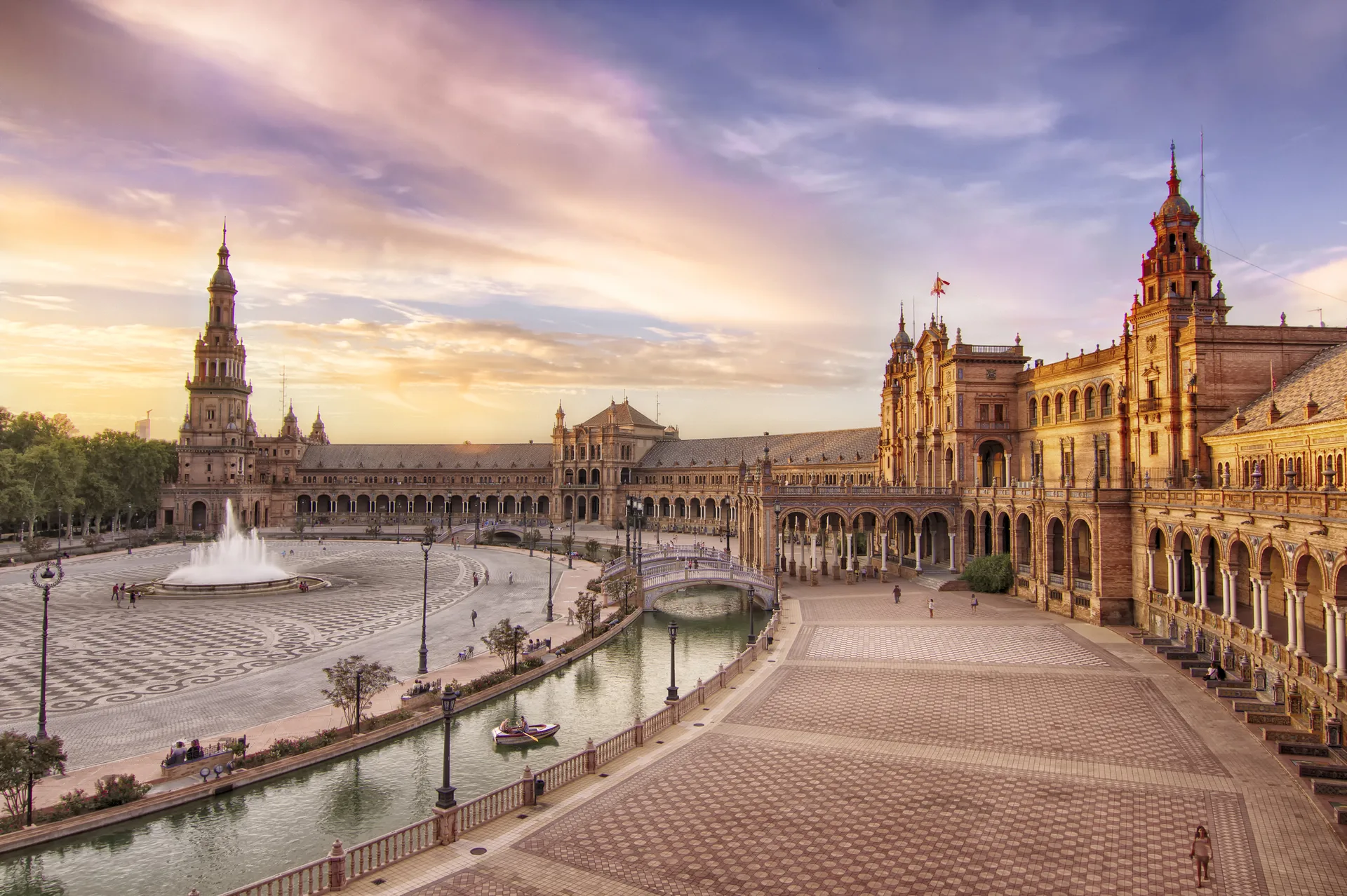 SEO en Sevilla - Plaza de España al atardecer